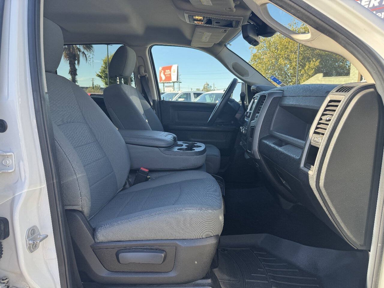 Used 2015 RAM 3500 Tradesman w/ Chrome Appearance Group AWD/4WD image 12
