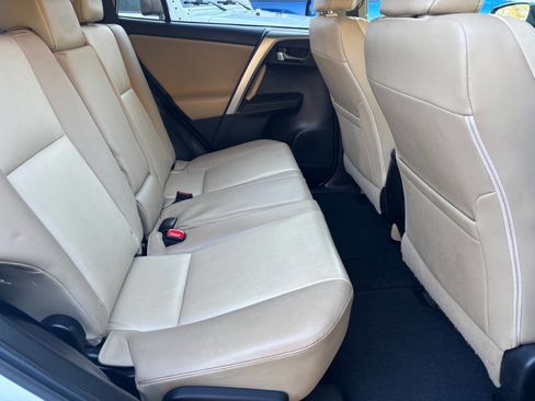 Used 2014 Toyota RAV4 Limited image 24