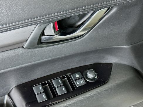 Used 2019 MAZDA CX-5 Touring FWD image 15