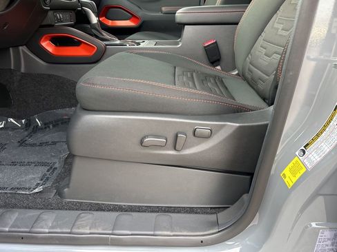 New 2025 Nissan Frontier PRO-4X w/ Pro Convenience Package image 11