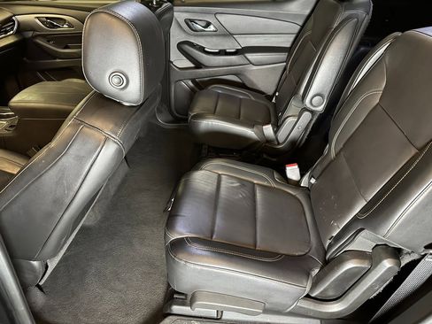 Used 2018 Chevrolet Traverse LT image 18