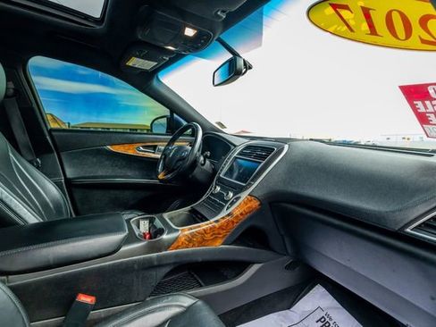Used 2017 Lincoln MKX Reserve image 24