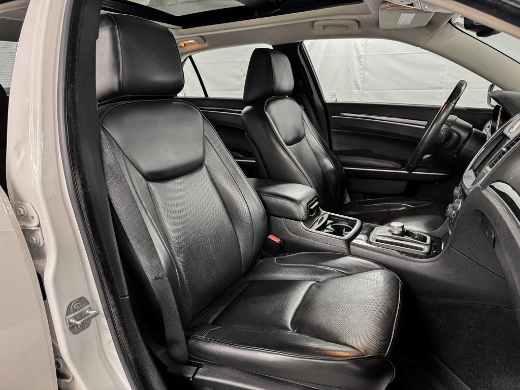 Used 2019 Chrysler 300 Limited w/ Safetytec Plus Group AWD/4WD image 12