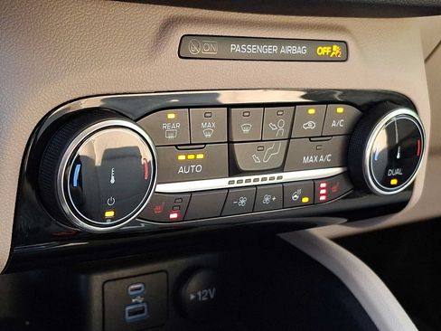 Used 2022 Ford Escape SEL w/ Technology Package AWD/4WD image 12