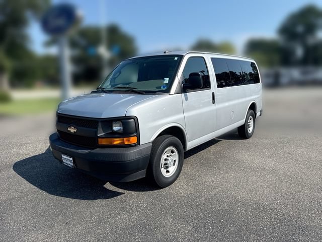 Used 2017 Chevrolet Express 2500 LS RWD image 4