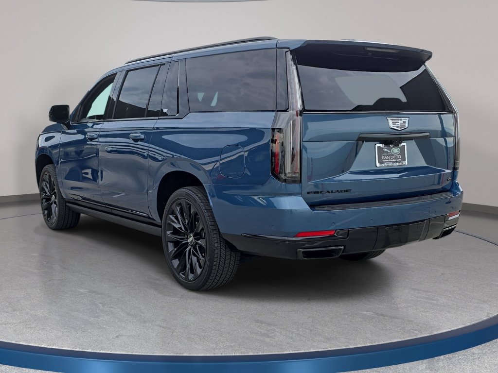 Used 2025 Cadillac Escalade ESV Sport Platinum w/ LPO, ONYX Package AWD/4WD image 8
