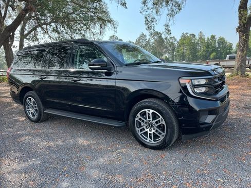 Used 2025 Ford Expedition Max Active AWD/4WD image 8