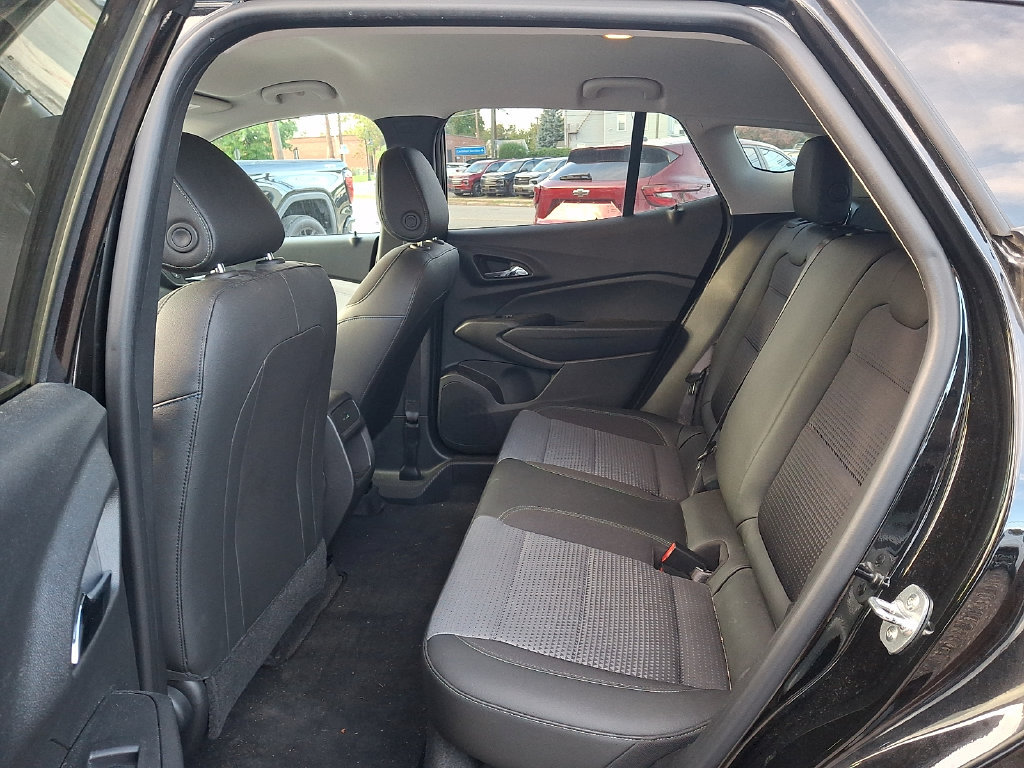 Used 2025 Chevrolet Trax LT w/ Driver Confidence Package FWD image 10