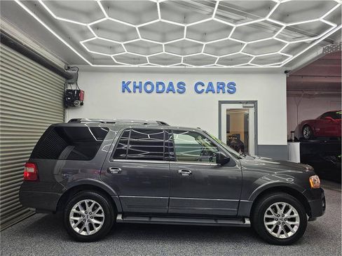 Used 2017 Ford Expedition Limited RWD image 5