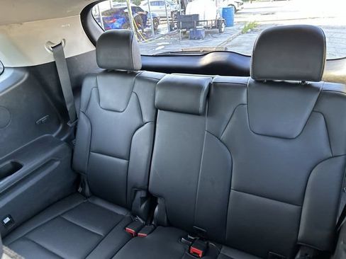 Used 2024 Kia Telluride LX FWD image 25