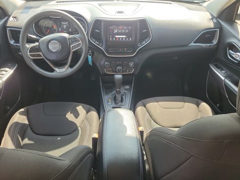 Used 2021 Jeep Cherokee Latitude w/ Mopar Interior Package FWD image 10