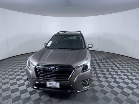 Used 2022 Subaru Forester Limited w/ Popular Package #2 image 3