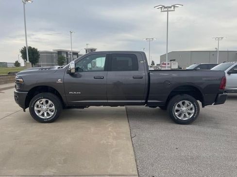 New 2026 RAM 2500 Laramie w/ Sport Appearance Package AWD/4WD image 8