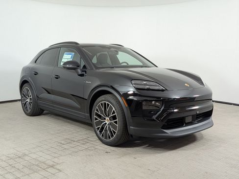 New 2026 Porsche Macan Electric RWD image 7