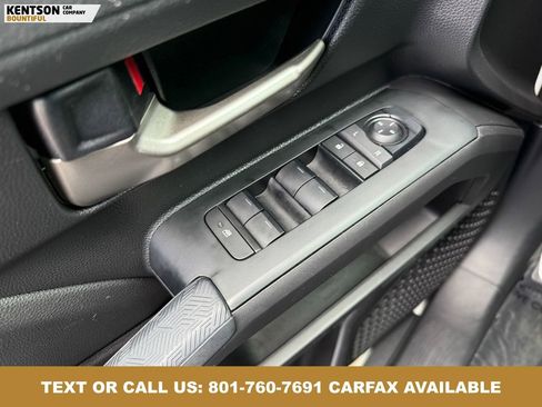 Used 2025 Toyota Tacoma TRD Off-Road AWD/4WD image 22