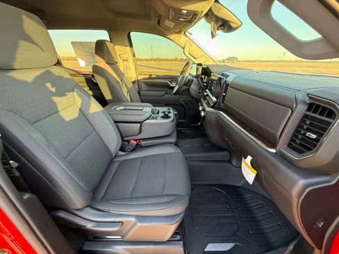 New 2026 GMC Sierra 1500 Elevation image 16