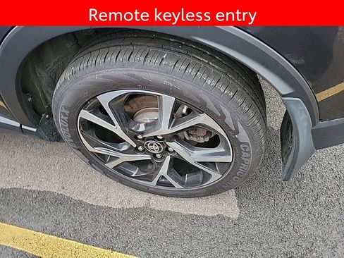 Used 2021 Toyota C-HR XLE image 5