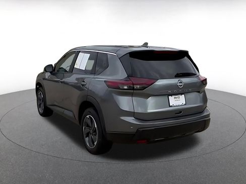 Used 2025 Nissan Rogue SV image 11