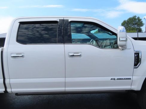 Used 2017 Ford F350 Platinum w/ Platinum Ultimate Package AWD/4WD image 24