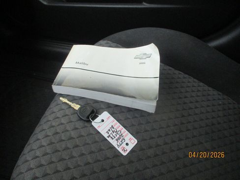 Used 2006 Chevrolet Malibu LT FWD image 32