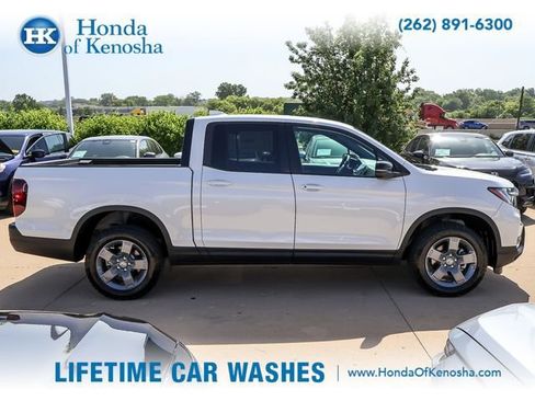 Certified 2025 Honda Ridgeline TrailSport image 6