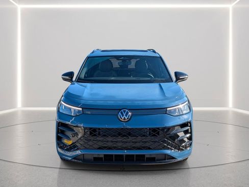 New 2026 Volkswagen Tiguan SE R-Line FWD image 7