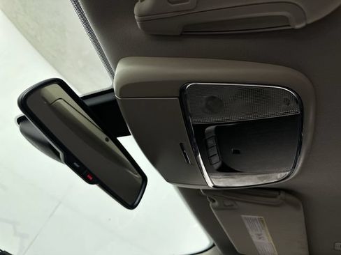 Used 2021 Chrysler 300 Touring RWD image 19