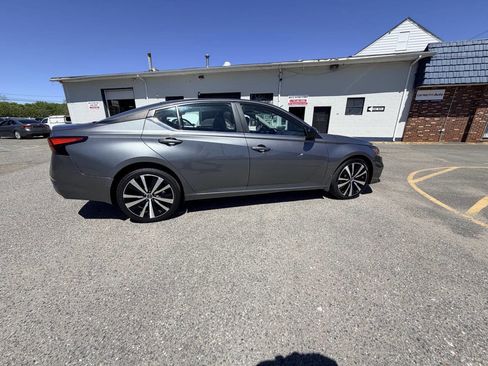 Used 2019 Nissan Altima 2.5 SR AWD/4WD image 12