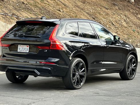 Certified 2024 Volvo XC60 T8 Ultimate w/ Protection Package Premier image 4