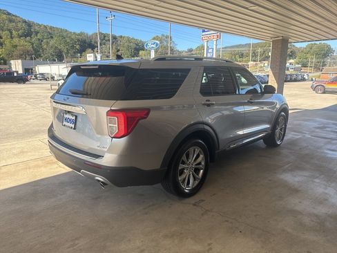 Used 2021 Ford Explorer Limited w/ Equipment Group 301A image 4