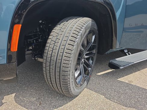 New 2026 Jeep Grand Wagoneer L Summit AWD/4WD image 38