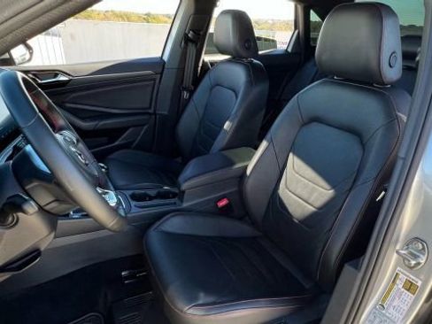 Used 2019 Volkswagen Jetta GLI Autobahn image 25