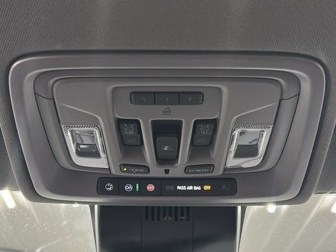 Used 2025 GMC Sierra 1500 SLT w/ SLT Premium Plus Package image 44
