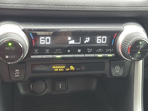 Used 2022 Toyota RAV4 XLE w/ Convenience Package FWD image 23