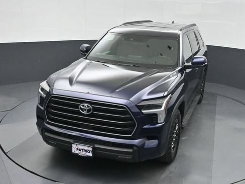 Used 2025 Toyota Sequoia SR5 w/ TRD Off-Road Package AWD/4WD image 39