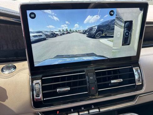 Used 2022 Lincoln Navigator Reserve AWD/4WD image 31