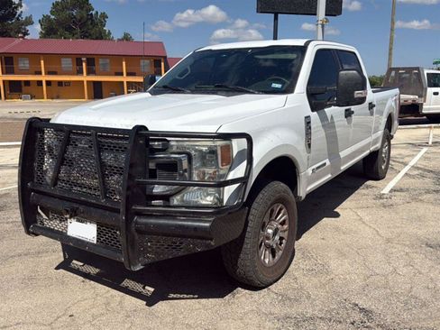 Used 2022 Ford F250 XLT w/ FX4 Off-Road Package AWD/4WD image 2