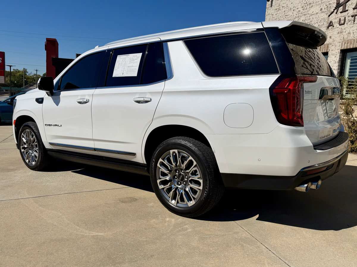 Used 2023 GMC Yukon Denali Ultimate AWD/4WD image 8