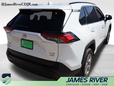 Used 2025 Toyota RAV4 XLE image 5