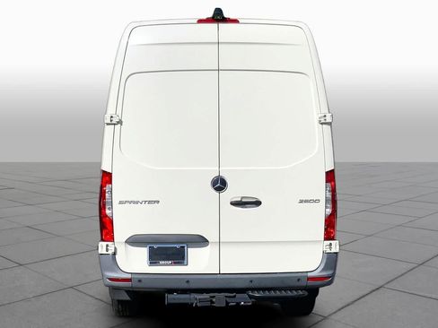 Used 2022 Mercedes-Benz Sprinter 2500 image 5