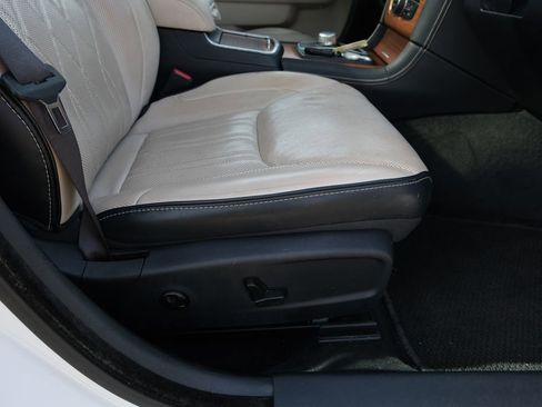 Used 2018 Chrysler 300 C w/ Sun, Sound & Nav Package image 35