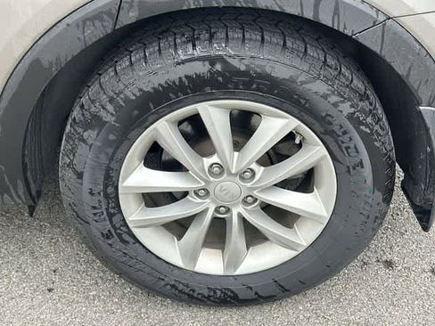 Used 2018 Kia Sorento LX image 5