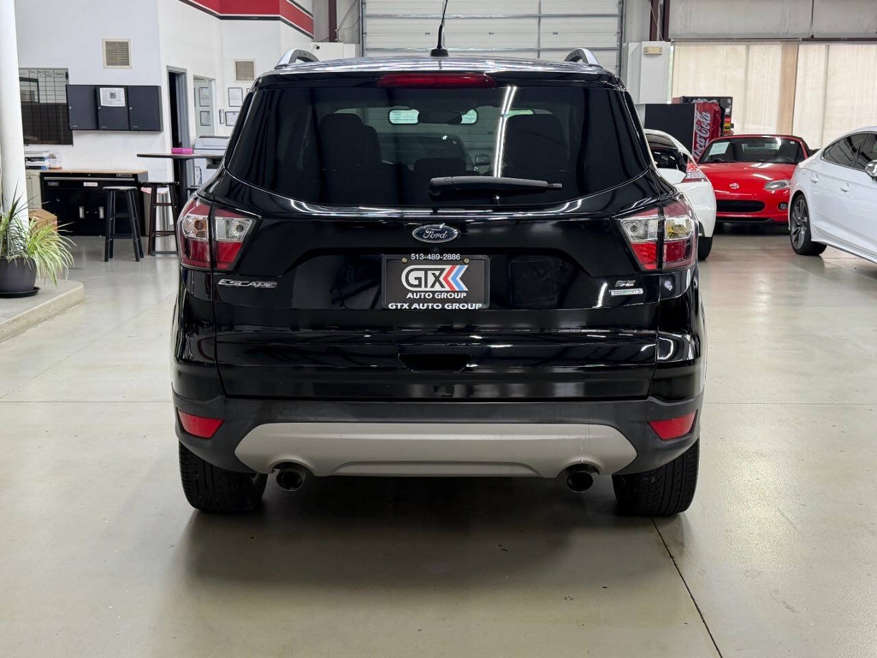 Used 2018 Ford Escape SE FWD image 3