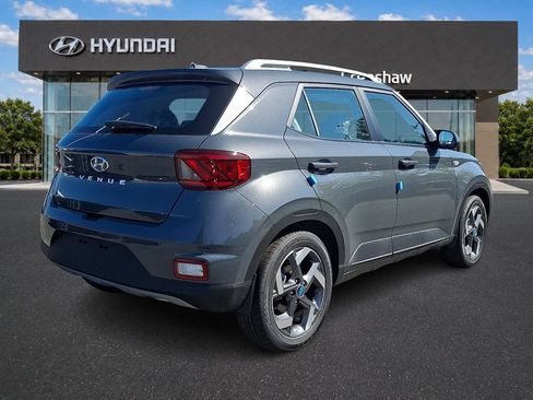 New 2026 Hyundai Venue SEL FWD image 4