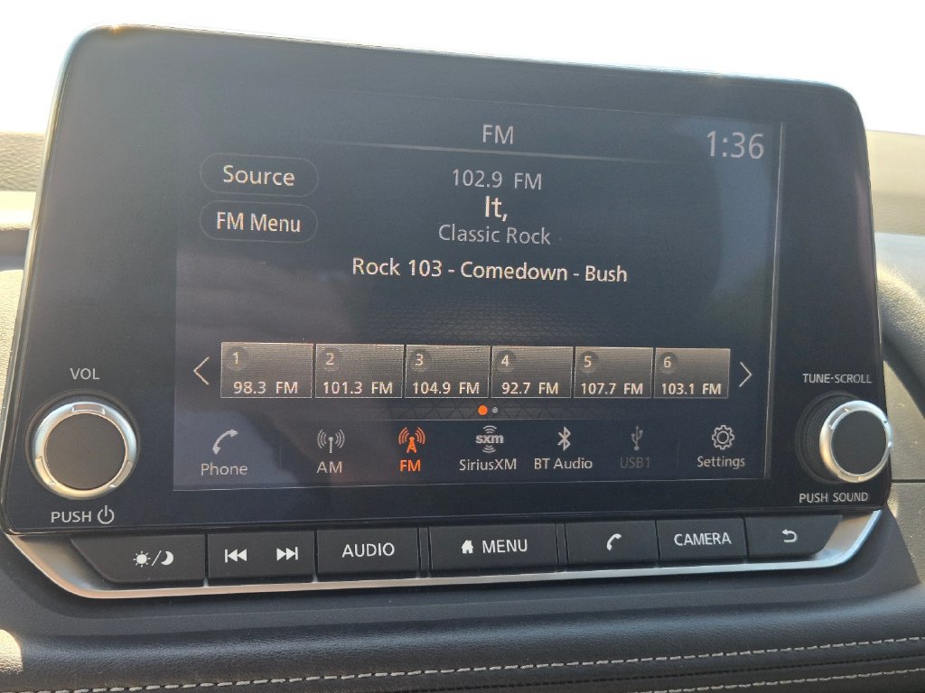 Used 2025 Nissan Rogue SV FWD image 30