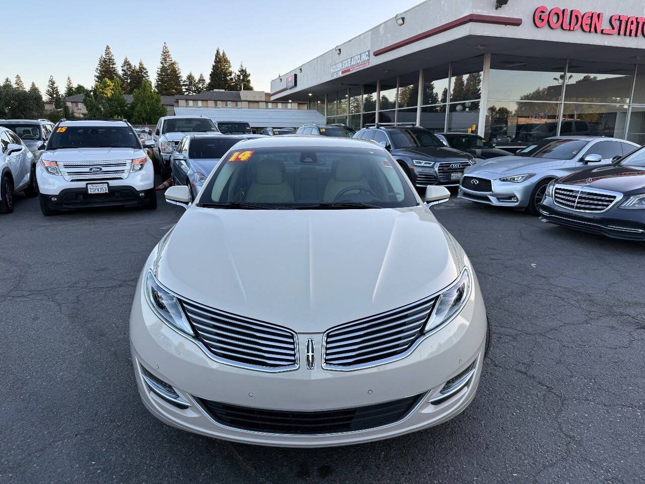 Used 2014 Lincoln MKZ w/ Equipment Group 102A Reserve FWD image 2