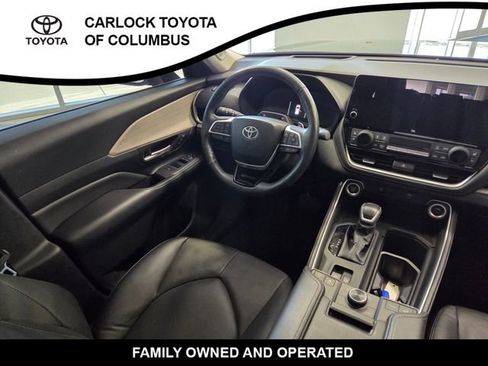 Used 2024 Toyota Grand Highlander AWD image 18