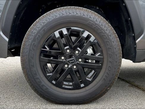 Used 2025 Toyota Tundra SR5 AWD/4WD image 31
