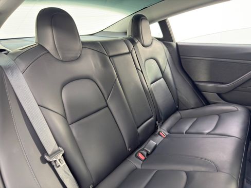 Used 2022 Tesla Model 3 image 40