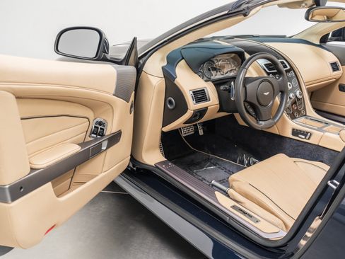 Used 2016 Aston Martin DB9 GT RWD image 23